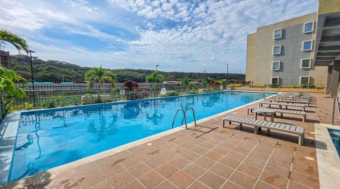 Serena Del Mar Piscina Cerca A La Playa Cartagena